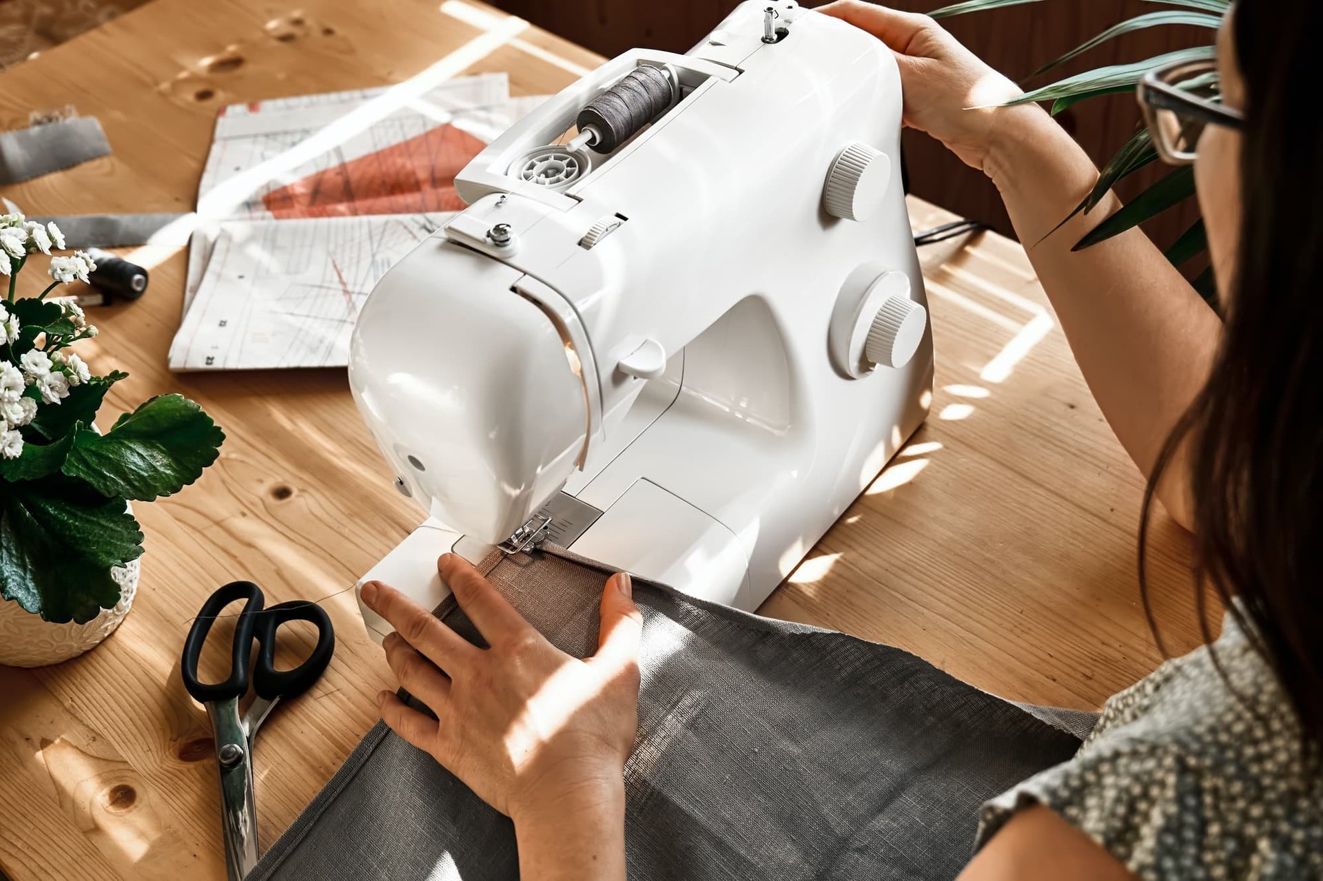 Trouver la couturière idéale près de chez vous : conseils pratiques ...